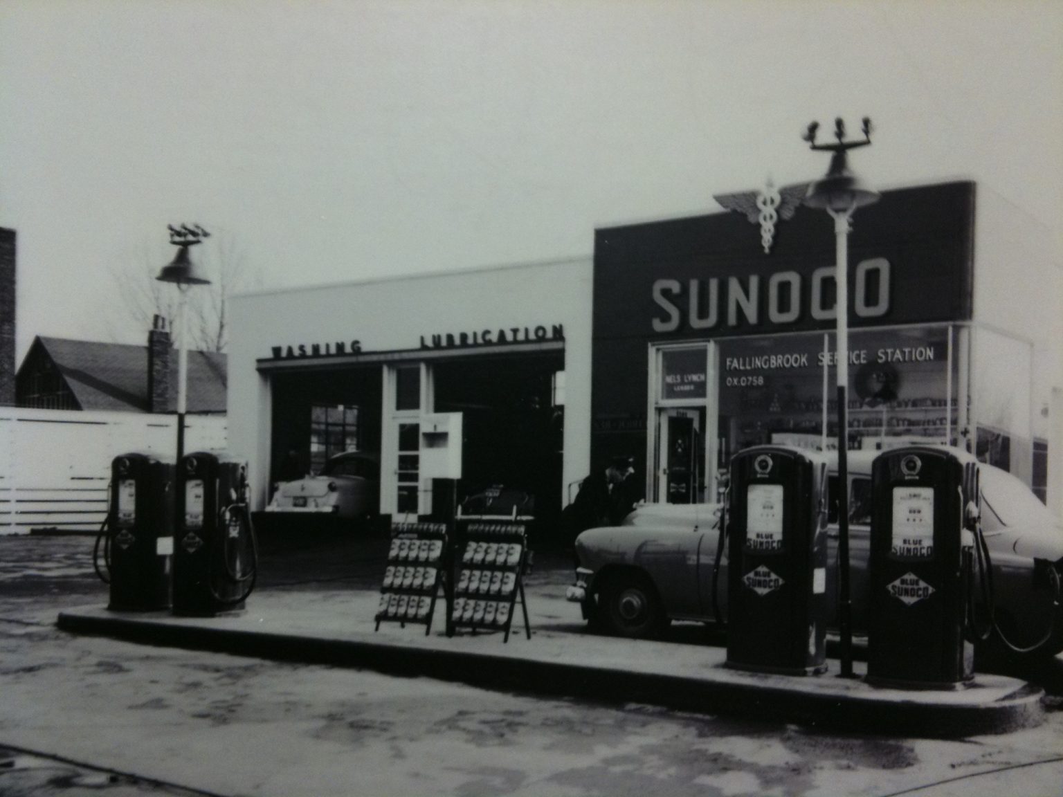 Is this an old picture of the gas station next to 1165 Kinsgton Rd? An old Sunoco. Boutique
